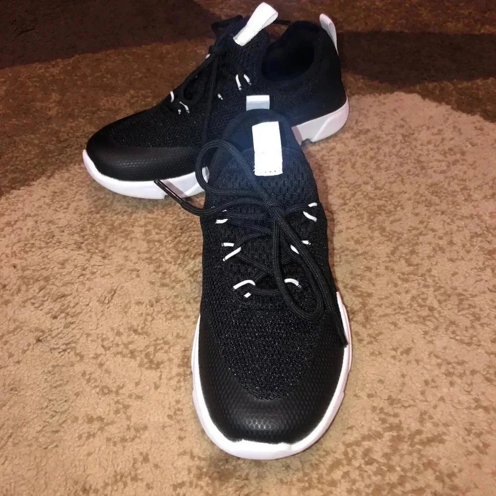 Dsg kids shoes - black and white sz 1 - Picture 2 of 4